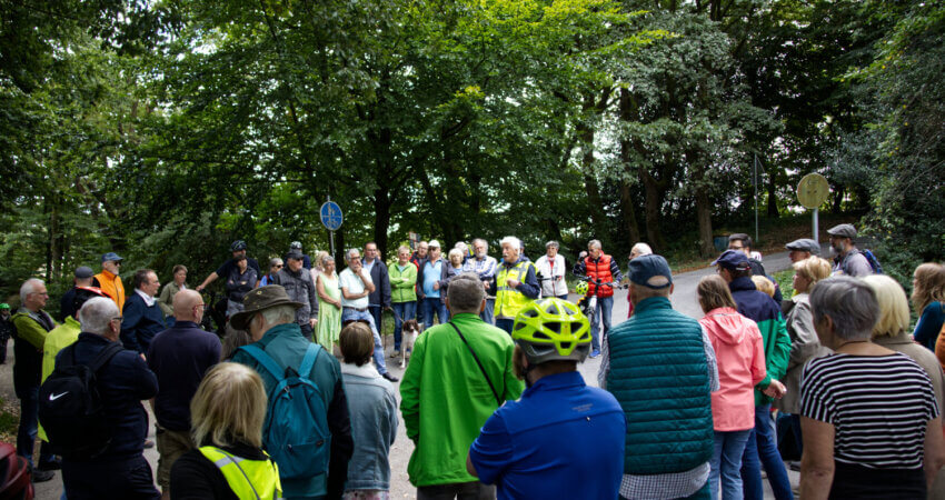 IMG_9197 Georg Schäfer erläutert die Position des Radforums der Lokalen Agenda