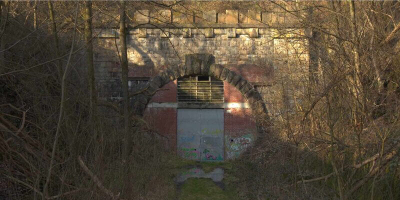 Verschlossenes Süd-Portal des Silscheder Tunnels